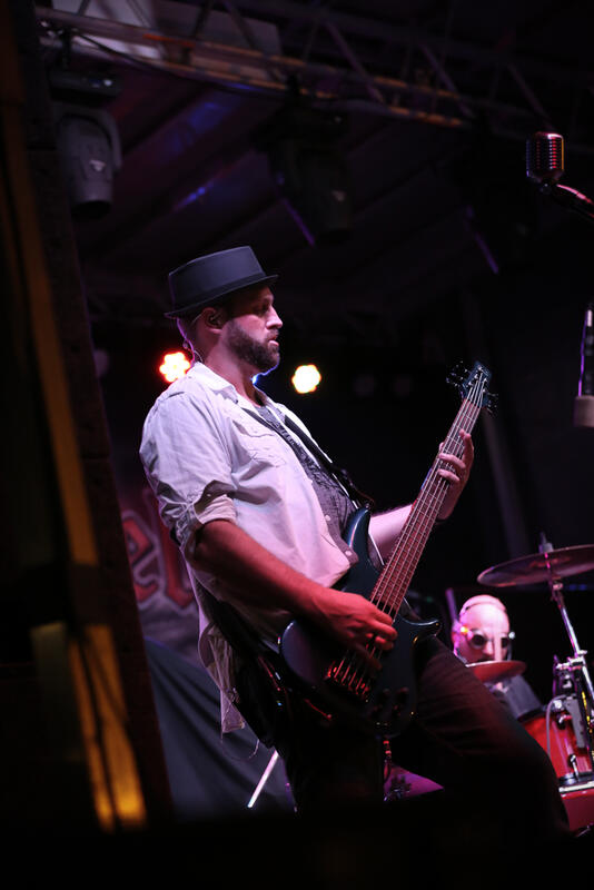 Jimi Falls performing