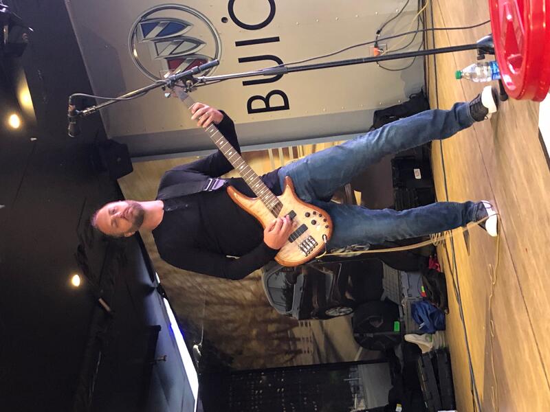 Jimi Falls live performance